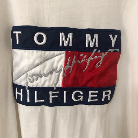 Vintage Tommy Hilfiger embroidered logo tee - Picture 3 of 7